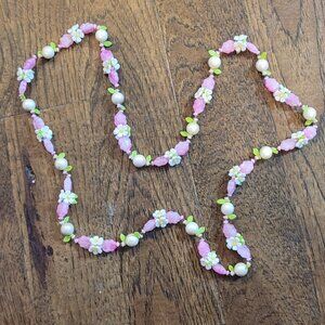 Vintage 1960 1970s Tutti Fruitti Necklace White Daisy Pink Leaves